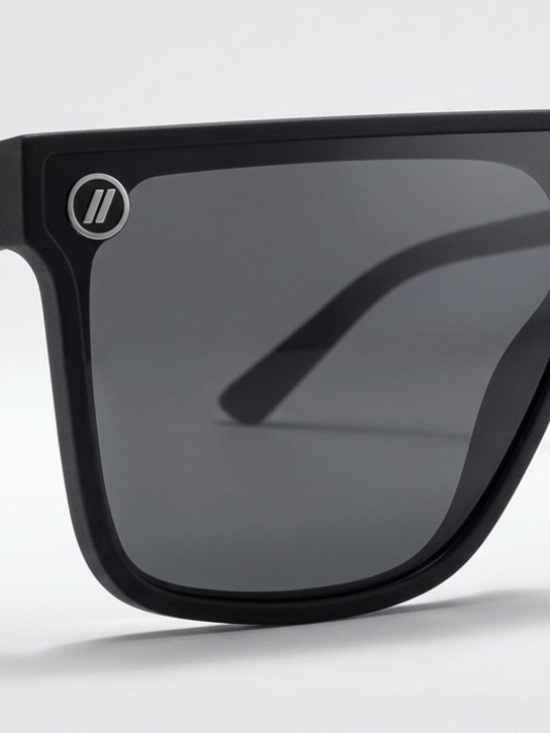 Blenders Eyewear SciFi Color Dark Flatter Black Polarized Fashion Sunglasses main image 6